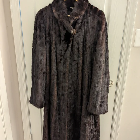Vintage Mink Coat In Rich Brown